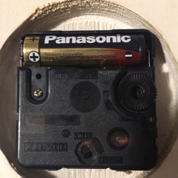 Mickey mouse shaped clock - Picture 12 of 13